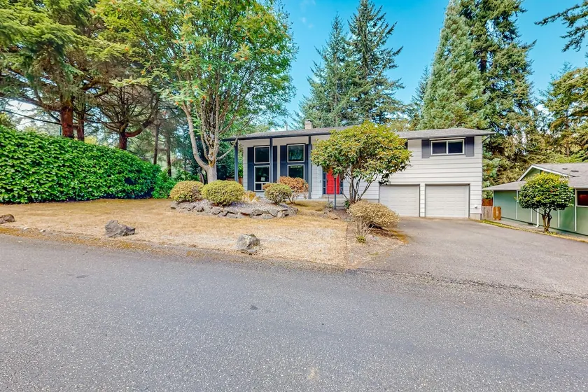 3BR mid-century modern home, close to Puget Sound - Image 1