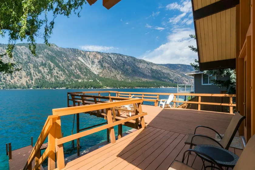 Amazing 3BR Lakefront - Dock - Deck - Image 1