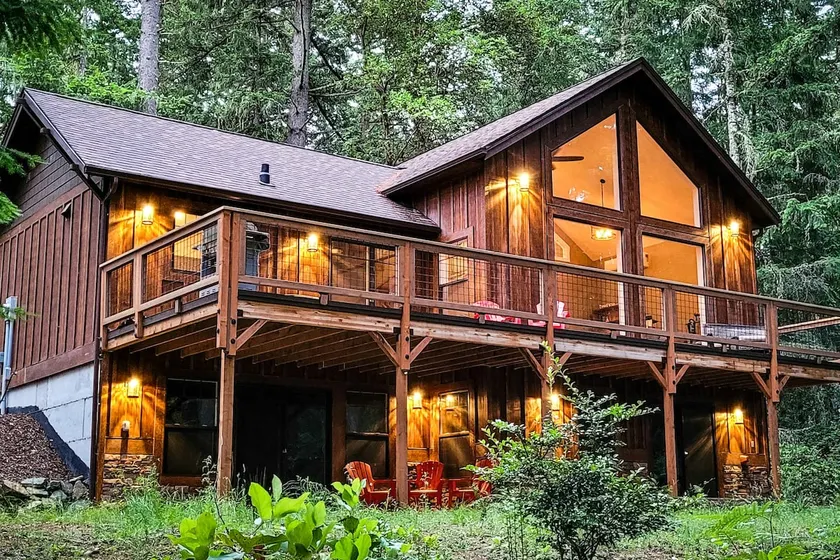 Welcoming 2BR Lakeview | Deck | Firepit | W/D - Image 1