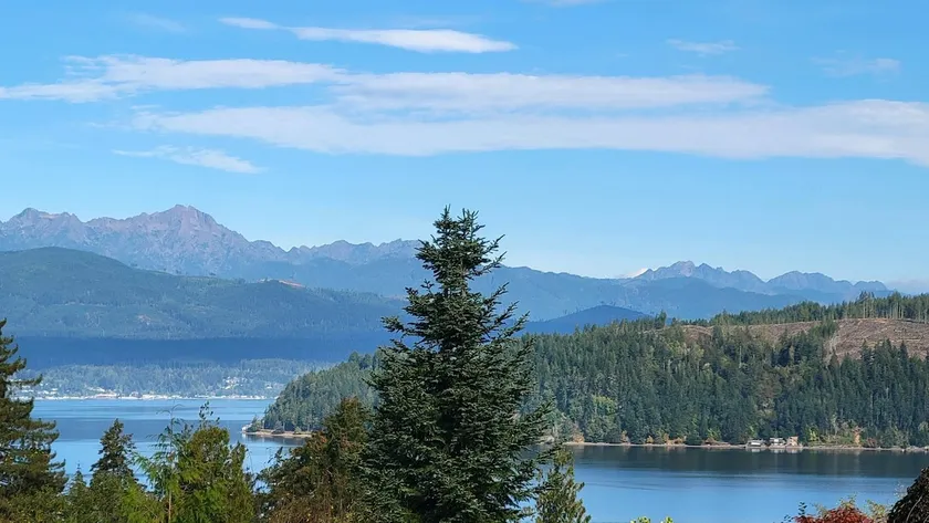 Spacious A-frame w/ mountain & water views, New Hot Tub, AC, Fireplace, W/D - Image 1
