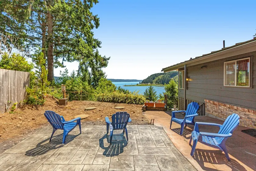 Gorgeous 2BR Soundview | Balcony | W/D - Image 1