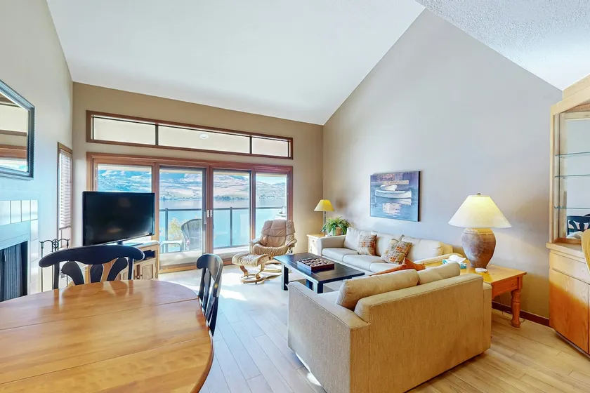 1BR Lakefront - Pool - Hot Tub - Dock - Tennis - Image 1