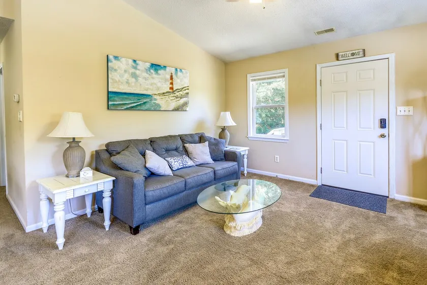 Charming Emerald Isle Escape < 1 Mi to Beach! - Image 1