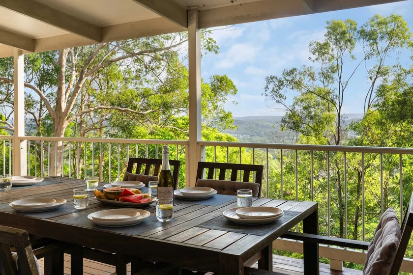 Hinterland Tranquil Escape with Beautiful Views - Image 1