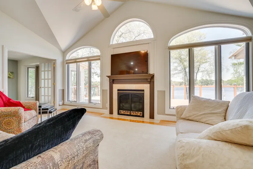 Spacious Lakefront New Auburn Home w/ Sunroom - Image 1
