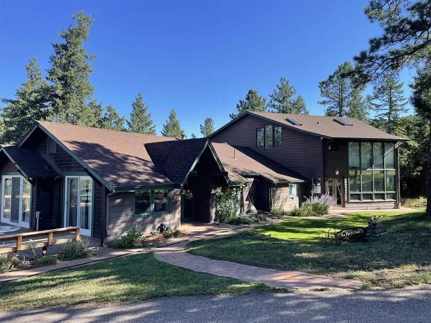 Eclectic Mountain Home with Views and Amenities - Image 1