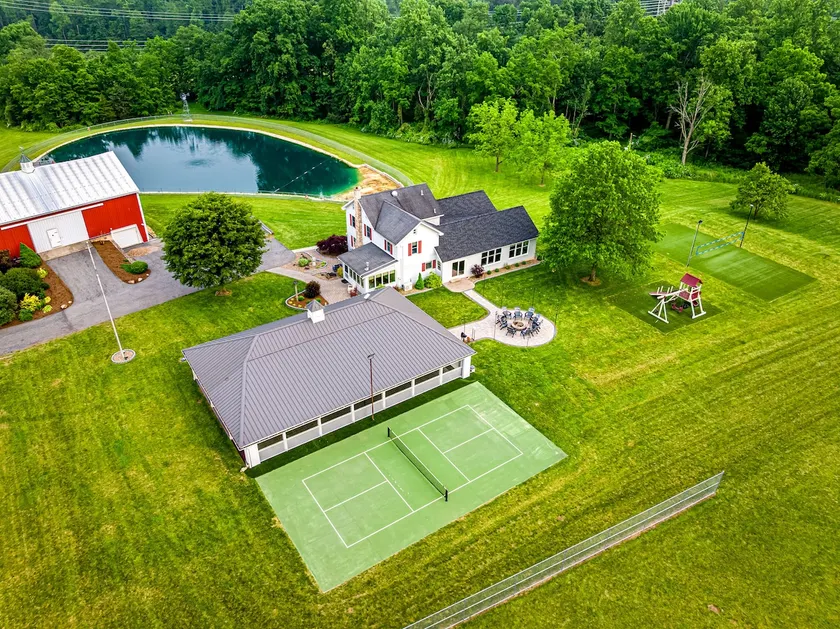 Bunk House | Pickleball | Game Room | Baseball - Image 1