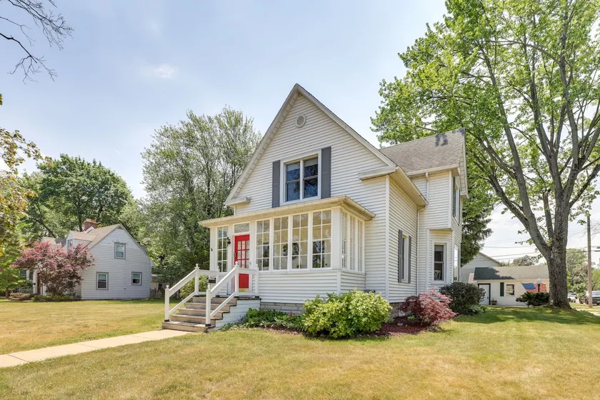 Charming Chesterton Home: w/ Idyllic Location! - Image 1