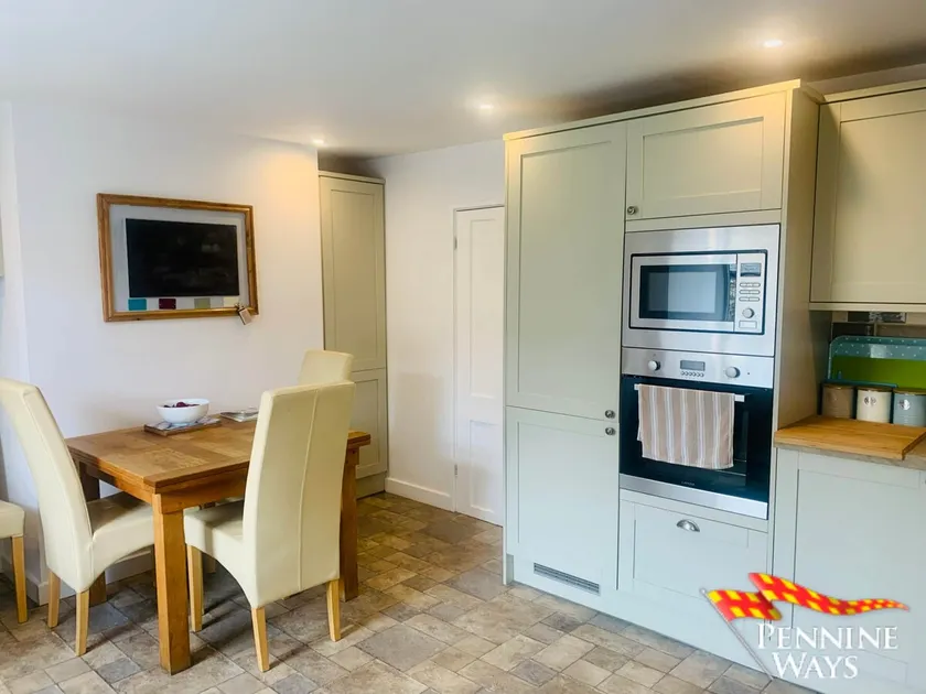 Lily's Cottage - Image 1