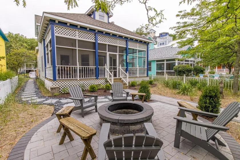 Newly Remodeled Rental, short walk to the beach - Image 1