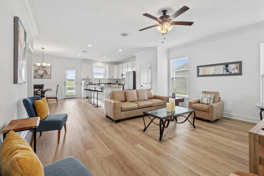 Hideaway Spot Where Southern Charm Stays - LT7950 - Image 1