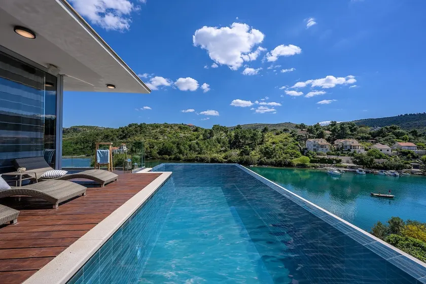 Brač Villa near sea with Heated Pool & Home Cinema - Image 1
