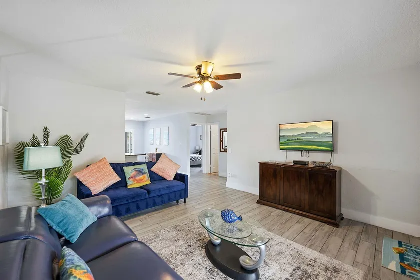 Waterfront Nook! 4 mins to Beach+ Kayaks - Image 1