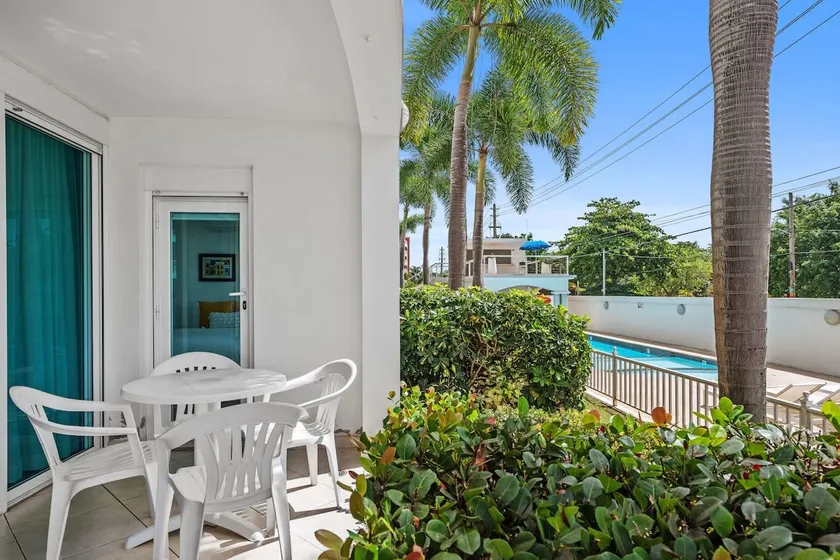 Blue Water View | Breathtaking 2 bedroom apartment with amazing water views! - Image 1