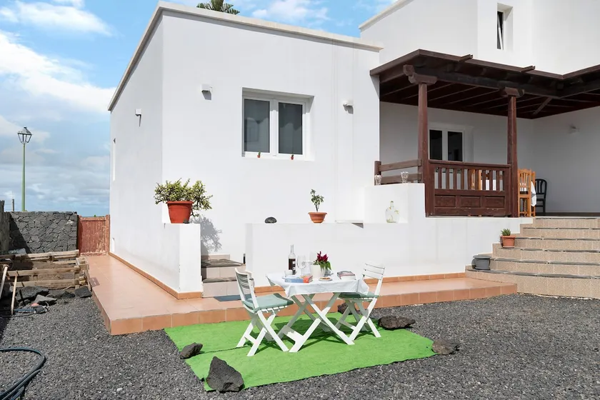 Ferienwohnung 'Casa Rosi' mit Privatterrasse und WLAN - Image 1