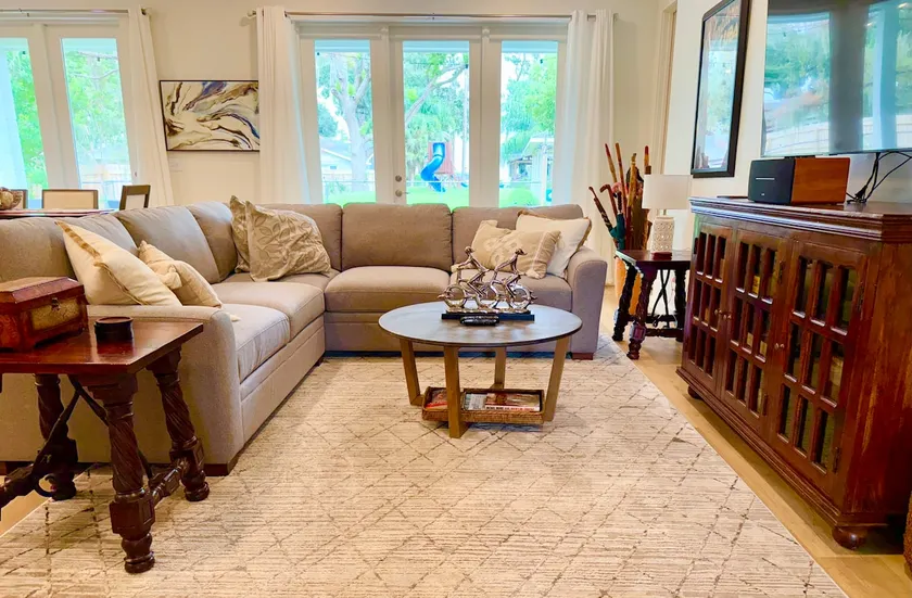 Dora's Heart: 3BR | King Bed | Central and Stylish - Image 1