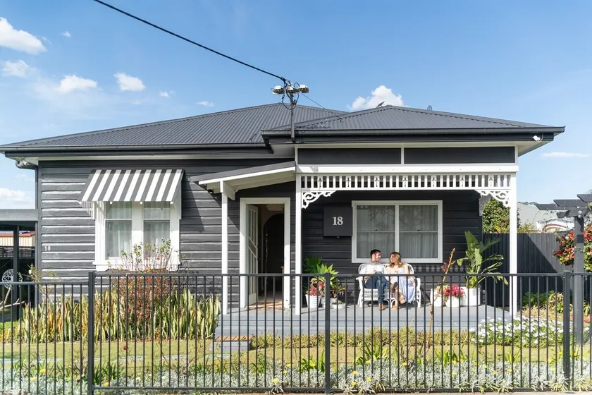 Maggies the Little Black Cottage - Hunter Valley - Image 1