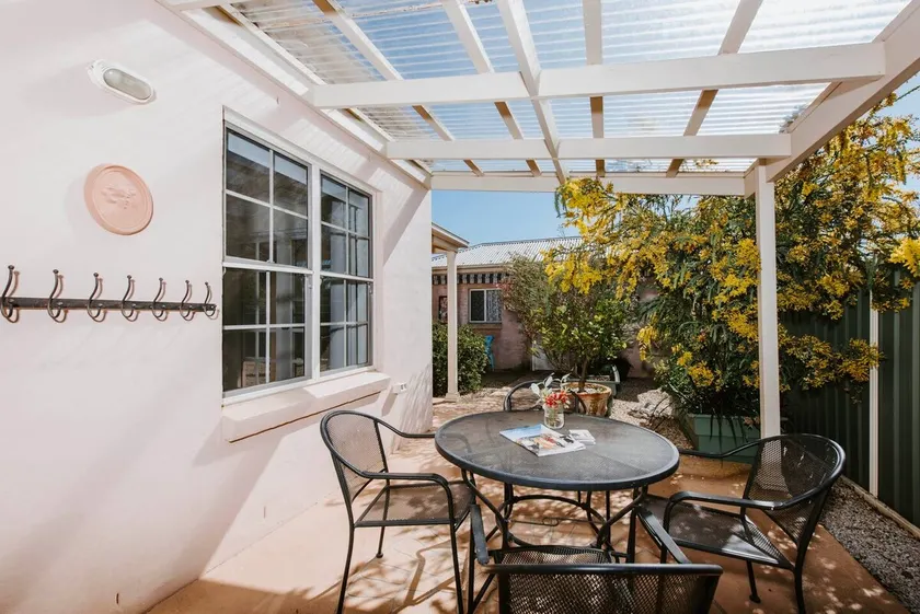 'Pebble Lane Cottage' A Charming Mudgee Stay - Image 1