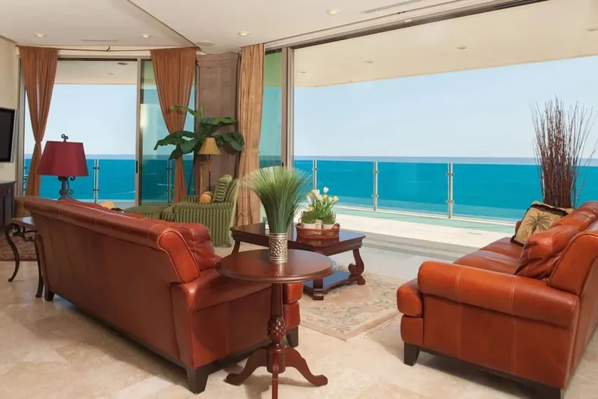 End Unit Penthouse at Esmeralda Private Jacuzzi - Image 1
