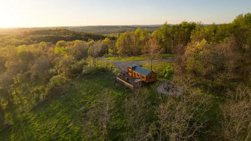 Hillside Hideaway - Hot Tub - Image 1