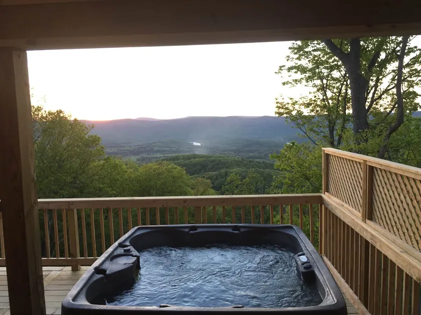 Sleeps 12 · Group Retreat, Hot Tub & Views - Image 1