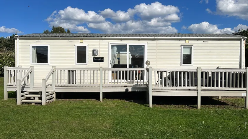 3 Bed in Burgh Castle Great Yarmouth oc-f34452 - Image 1
