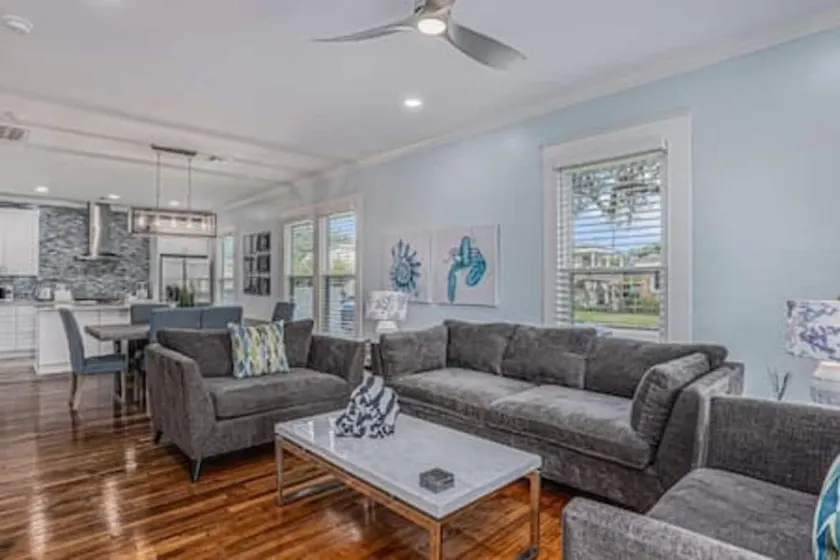 Luxury Designer Villa Bright Beautiful Brand New - Image 1