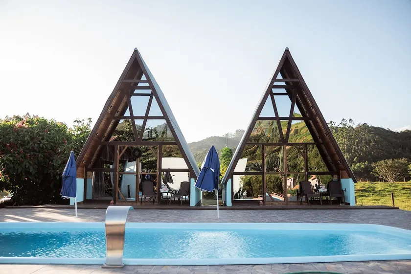 Swiss Chalet with Hydromassage - Pousada Sestrem - Image 1