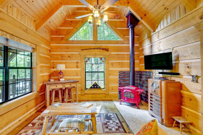 Cozy Log Cabin on 11 Acres: 3 Mi to Cherokee Lake! - Image 1