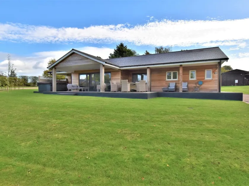 4 Bed in Oswestry oc-75175 - Image 1