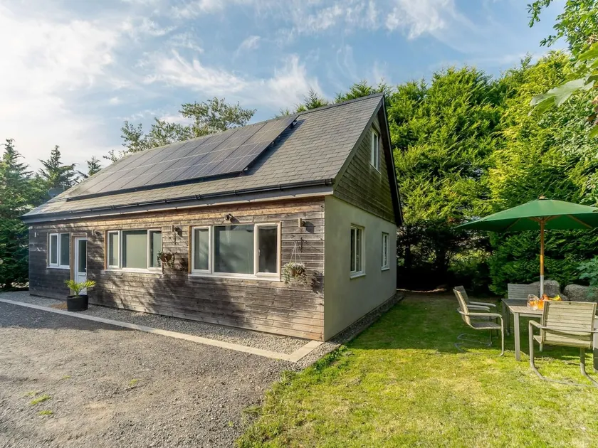 3 Bed in Camborne (oc-89492) - Image 1