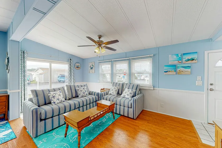 Coastal Oasis: Pool & Patio Near Assateague & OC - Image 1