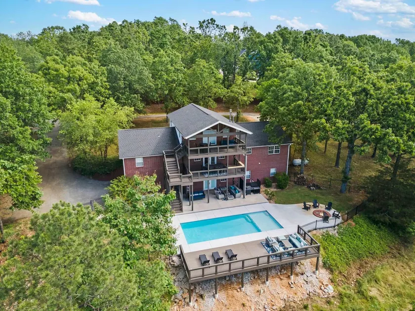 Old Campbell Cove, Beaver Lake| Pool | Hot Tub - Image 1