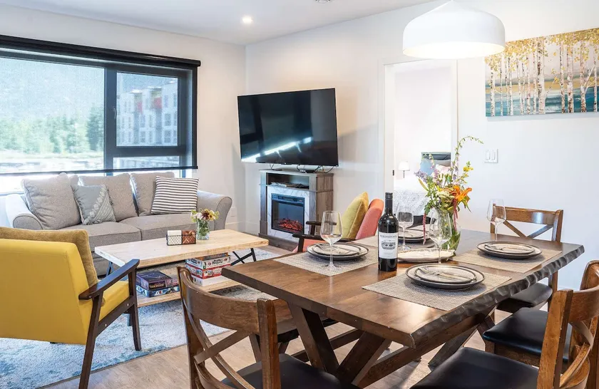 Revytalize - Cozy 3 Bedroom Condo - Image 1