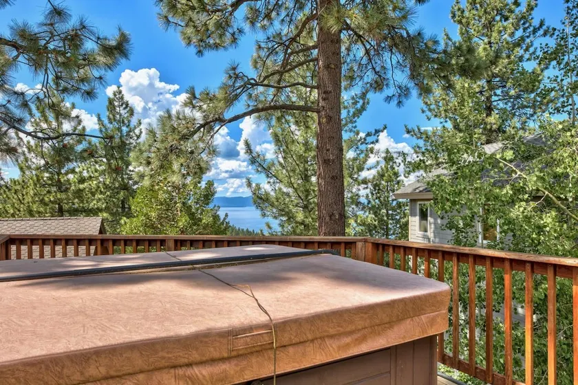 Elevate Your Stay: Lake Views LX66 - Image 1