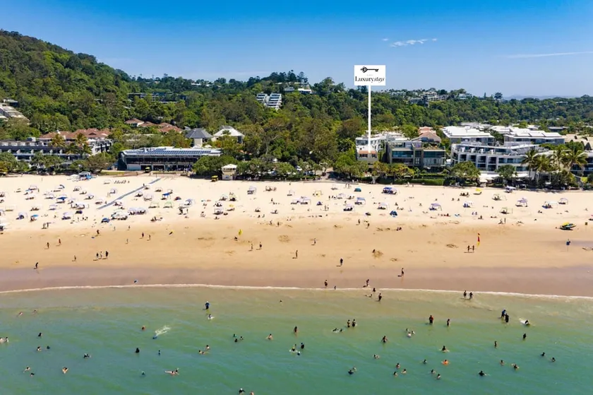 Portofino 1 - Beachfront Apartment Noosa Heads - Image 1
