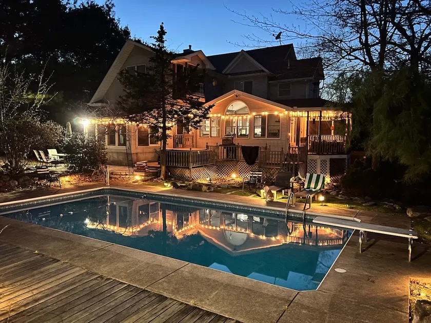 Huge Poconos Retreat with a Hot Tub a Heated Pool and close to hiking - Image 1