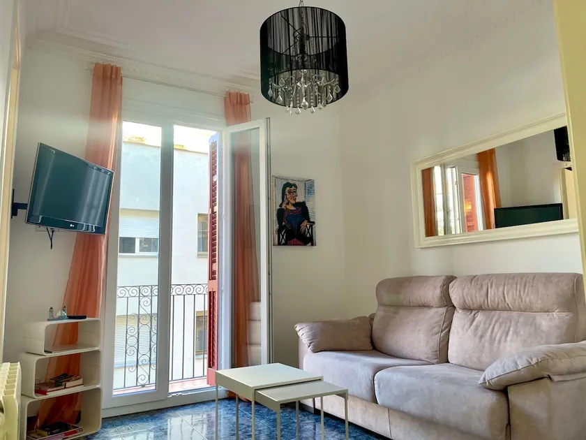 Elegantniy apartamento para 5 en Poble Sec - Image 1