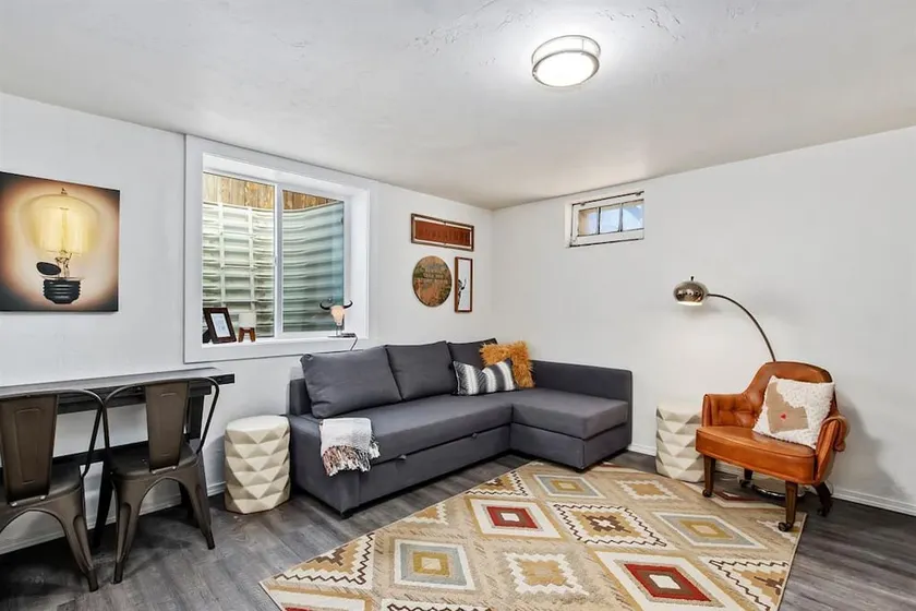 #StayinMyDistrict Twin Falls Pendleton Chic Suite - Image 1