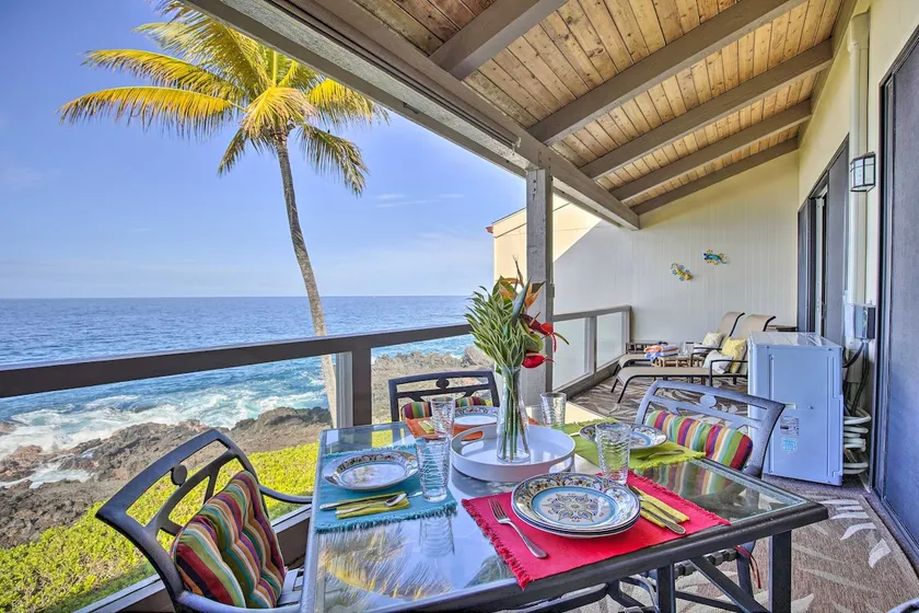 Airy Oceanfront Kailua-Kona Gem w/ Community Pool - Image 1