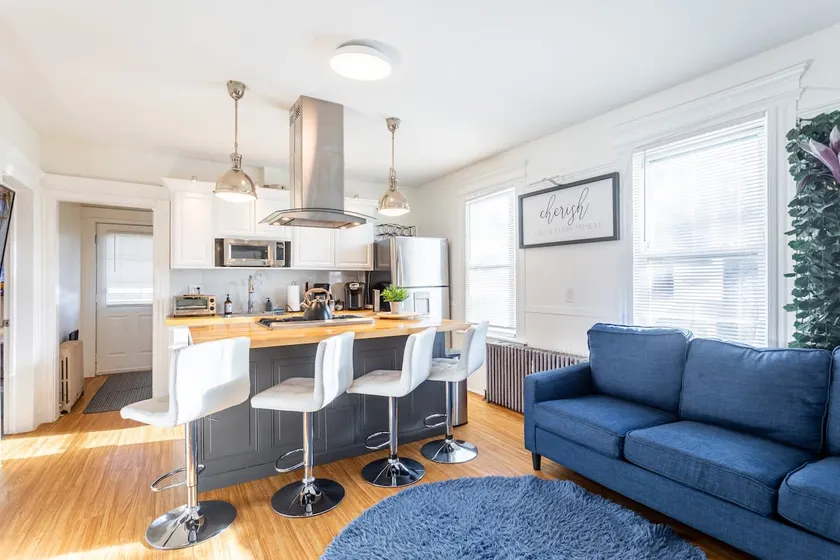 Charming | Spacious 3 Bedroom Apt | Family | Garden / Porch - Image 1