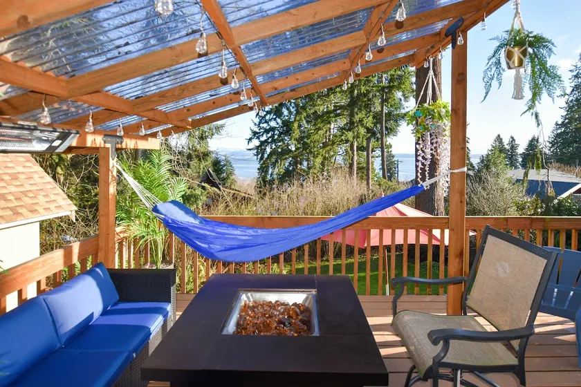 Unique Camano Cabin w/ Mountain + Water Views - Image 1