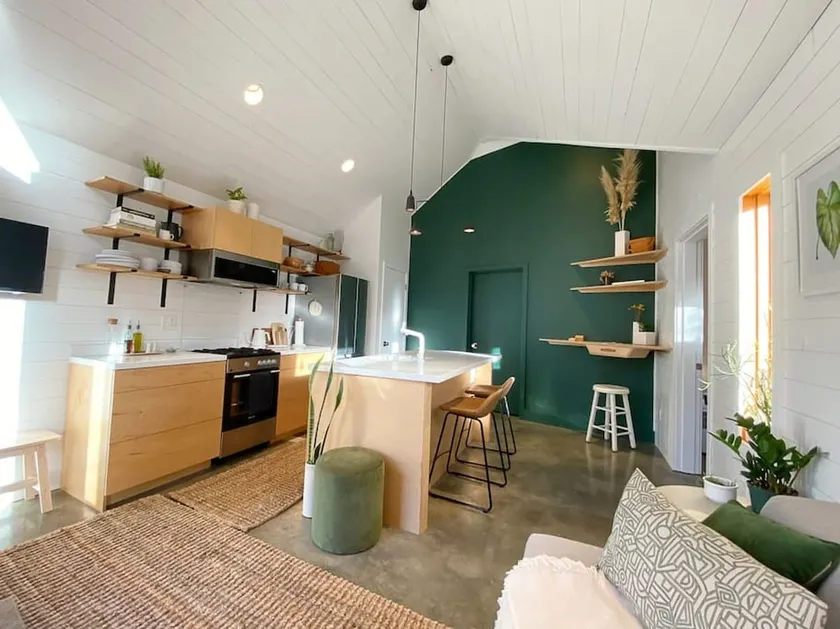 Private Oasis! Cozy & Close to Everything! - Image 1