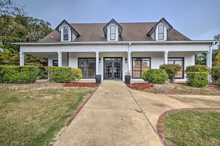 Starkvegas Clubhouse ~ 2 Mi to MSU Campus! - Image 1