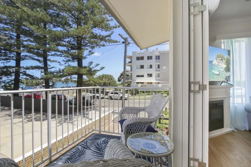 Beachcomber Unit 2 7 Dingle Ave - Image 1