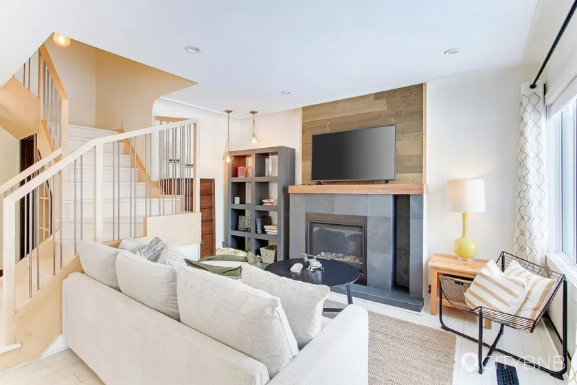 Strathcona. Sleeps 6. Steps from Whyte Ave. - Image 1