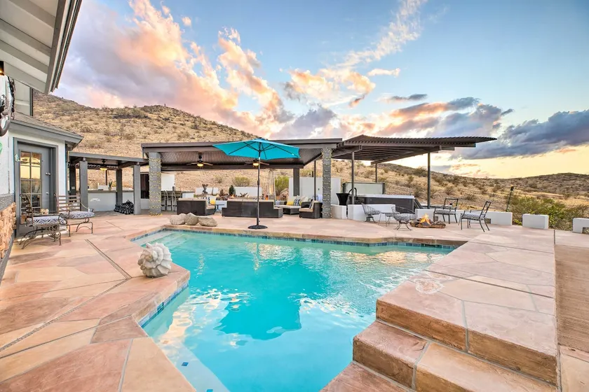 Casita 11 Mi to Dtwn: Pool, Spa, Hiking, Views - Image 1