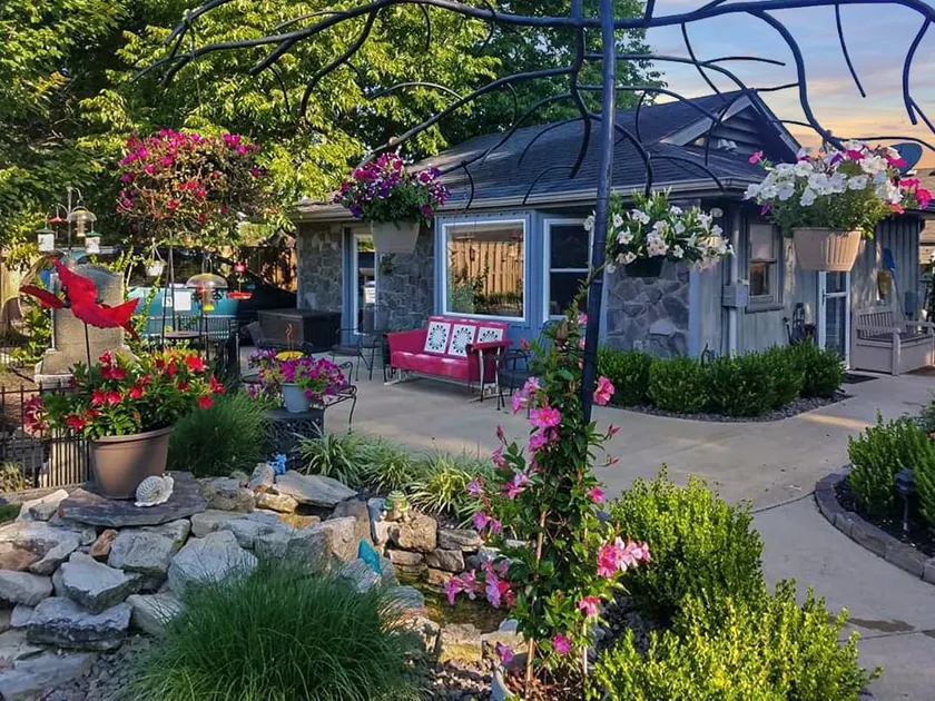 The Cunningham Cottage | King Bed & Garden - Image 1