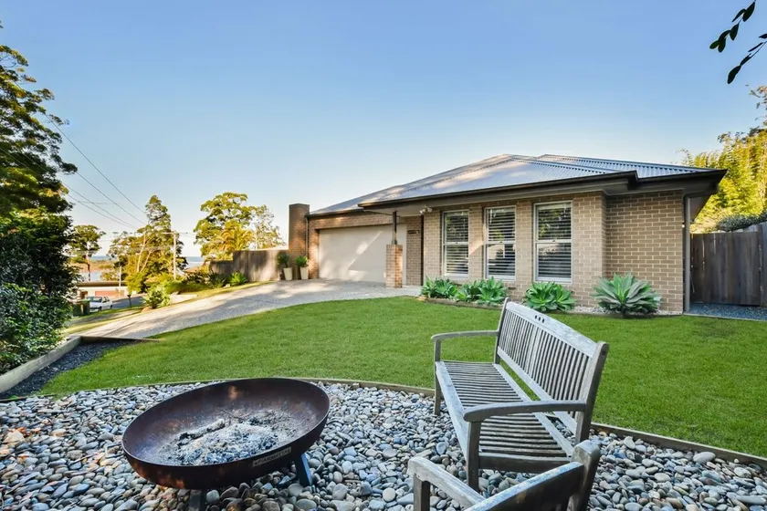 Sun-Daze @Smithies a spacious holiday home - Image 1