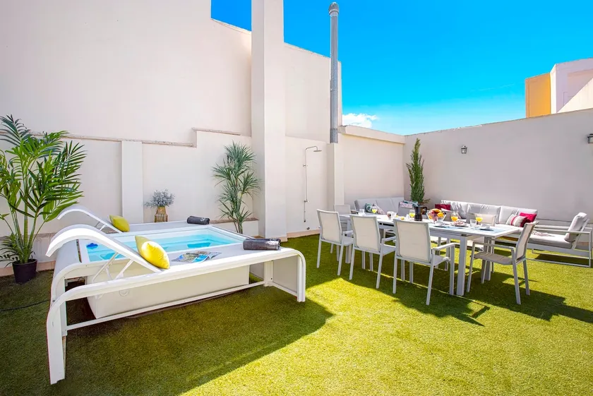 Genteel Home Abades - Image 1